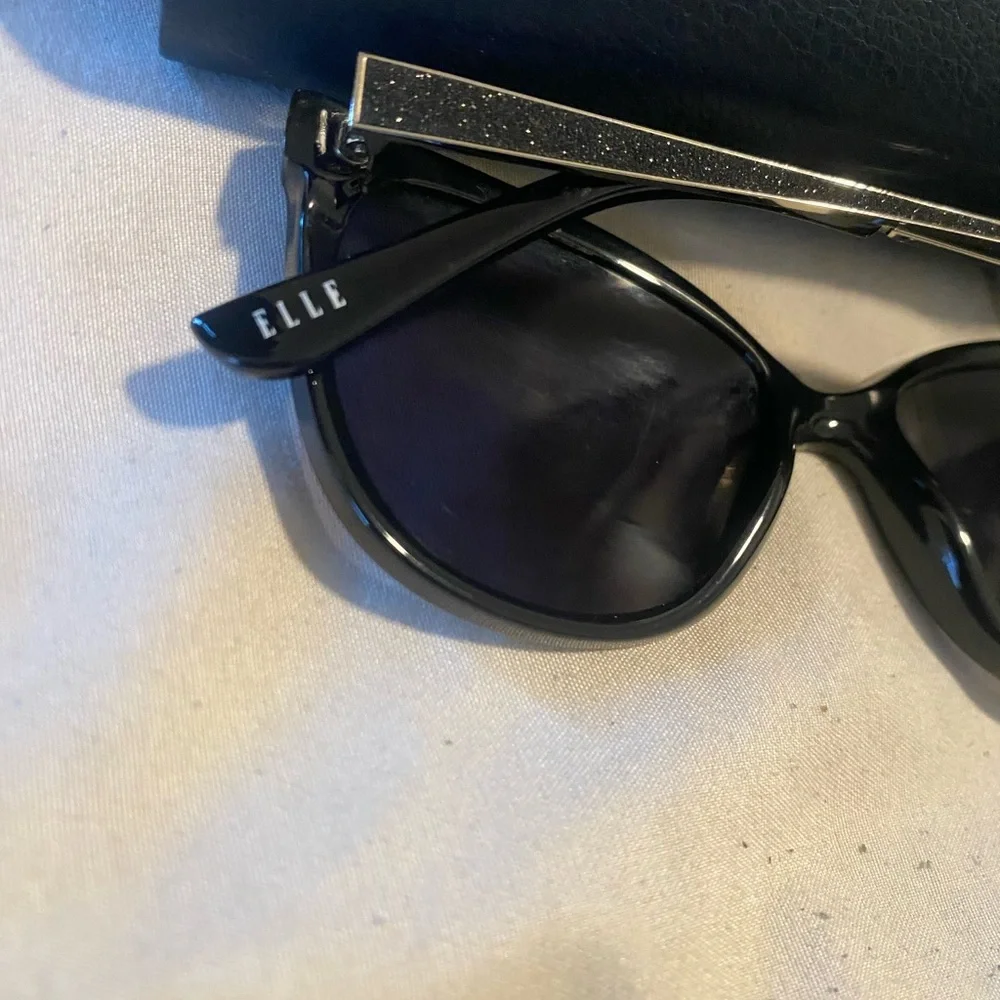 Elle Black Round  Women's Sunglasses